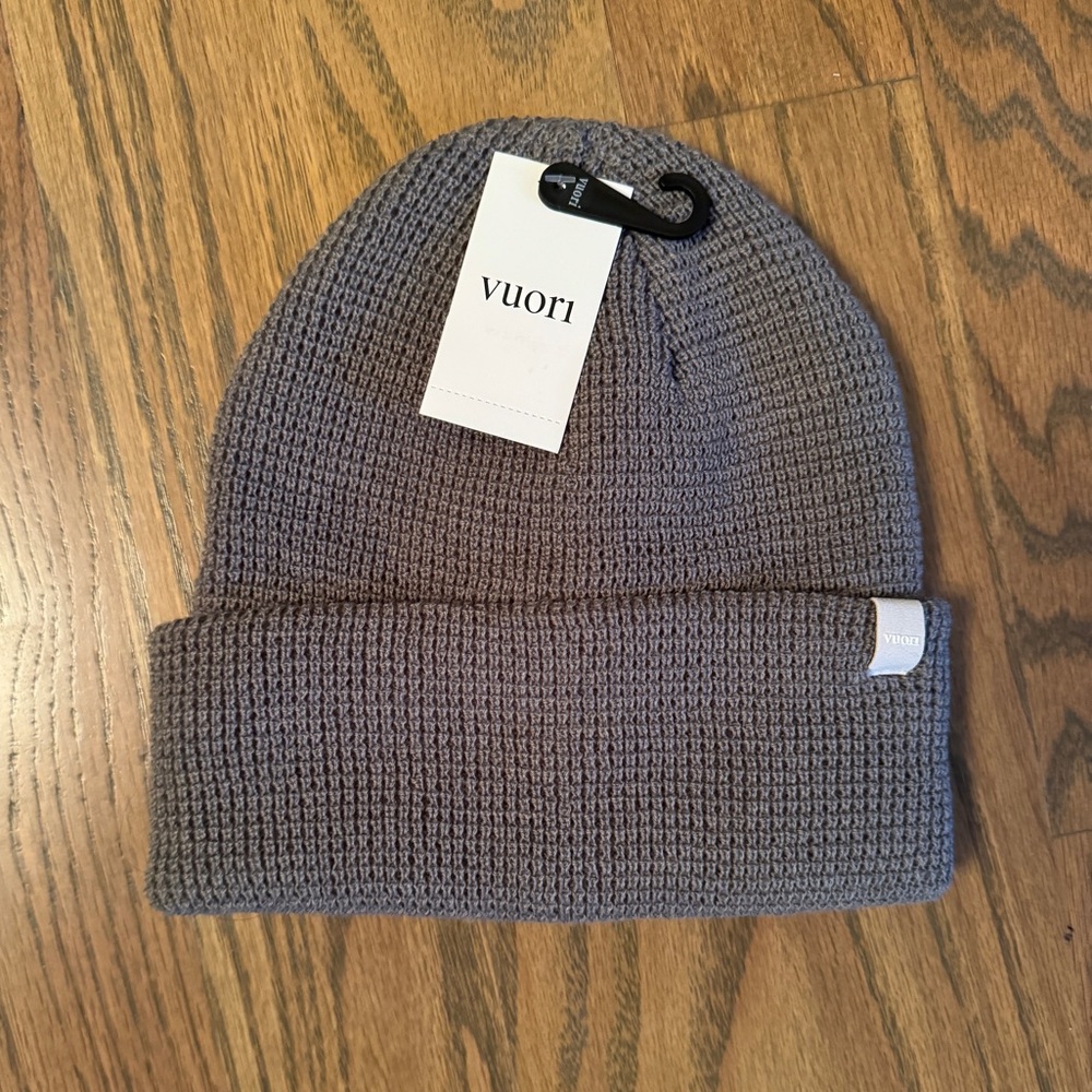 Vuori Alpine Waffle Beanie/ski hat/touque!  Light grey, one size, new with tags!
